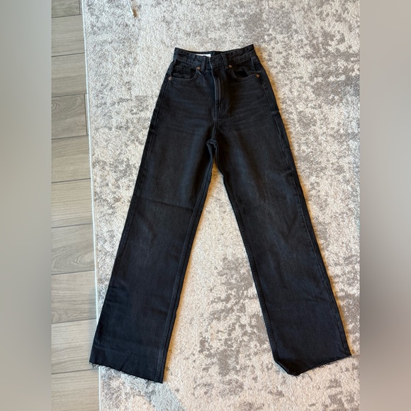 Zara Women’s Straight Jeans - Picture 2 of 16